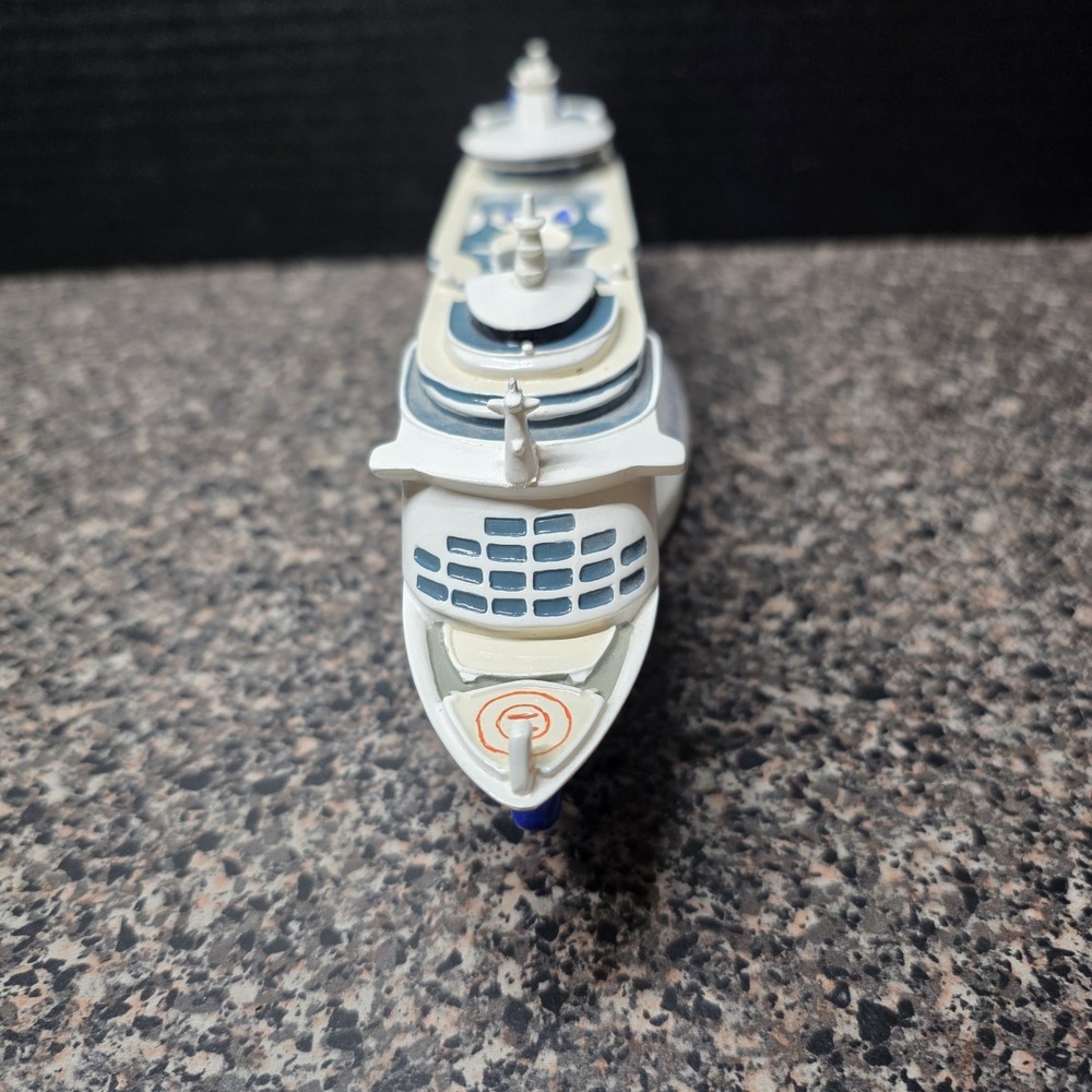 Royal Caribbean Voyager Of The Seas And Liberty Of The Seas 12" Ship Models - Picture 13 of 16